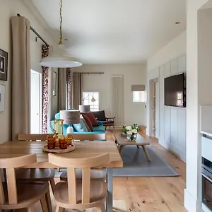 https://abbey-strand-apartments-at-holyrood.edinburghhotelsuk.org